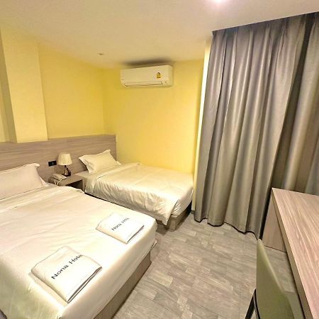 Nona Hotel, Bangkok Makkasan Bagian luar foto