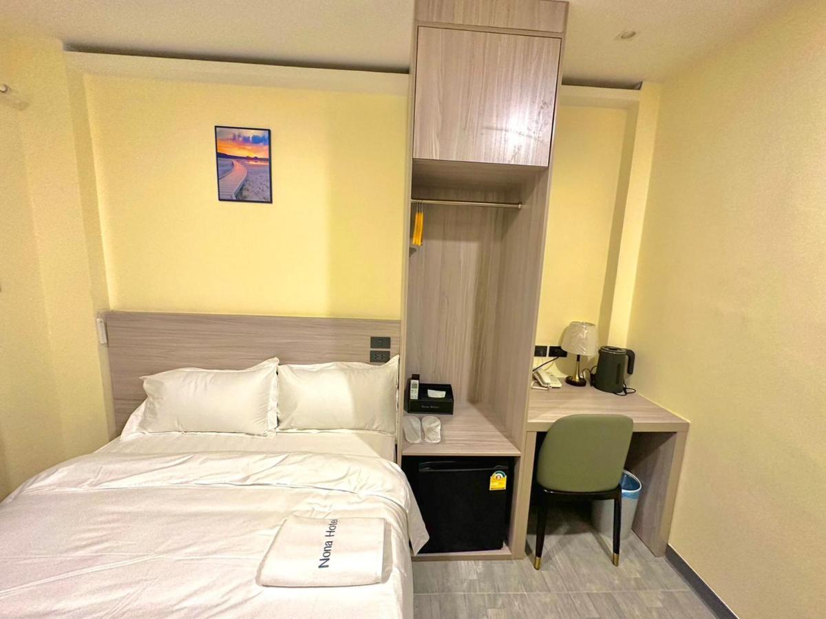 Nona Hotel, Bangkok Makkasan Bagian luar foto
